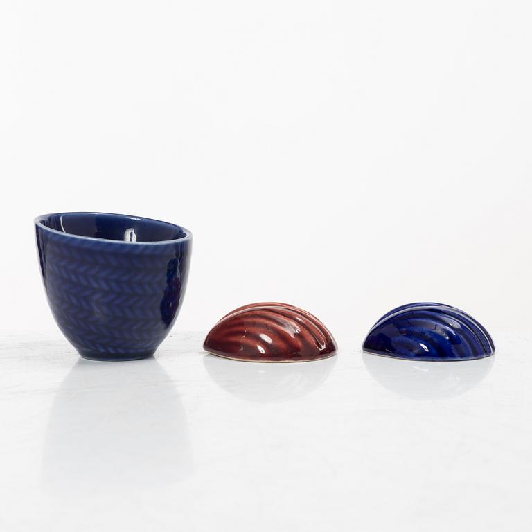 Hertha Bengtson, A 92-piece dinner service, 'Blå eld', Rörstrand, Sweden.