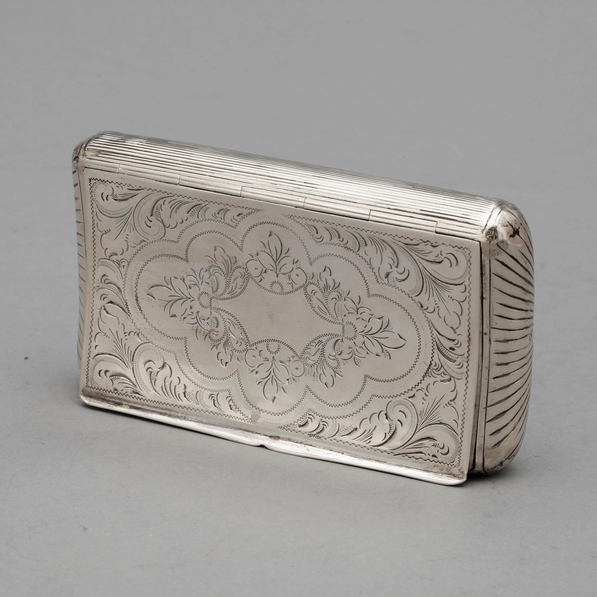 DOSA, ASK samt ETUI, 1+1+1, silver, bland Holland, 1800-talets andra hälft. Totalvikt ca 888 gram.