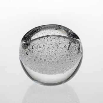 TIMO SARPANEVA, GLASSKULPTUR. Hiidenhelmi (Jättens pärla). Sign. Timo Sarpaneva, Iittala -54.