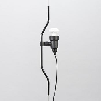 ACHILLE CASTIGLIONI & PIO MANZU, GOLVLAMPA, "Parentesi", Flos Italien, formgiven 1971.