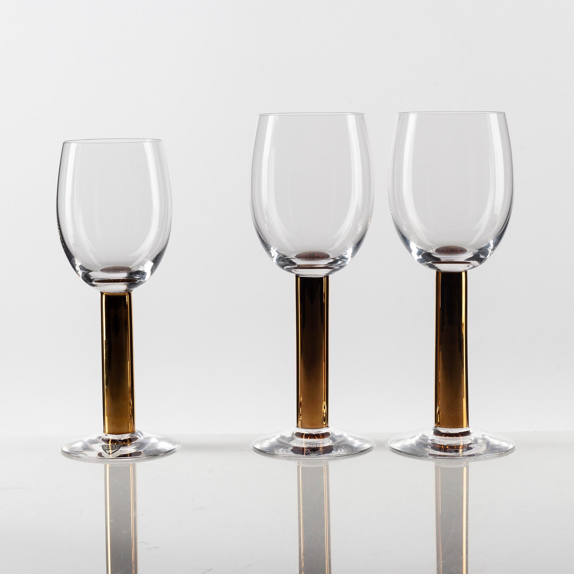 Gunnar Cyrén, an 18-piece 'Nobel' glass service, Orrefors.