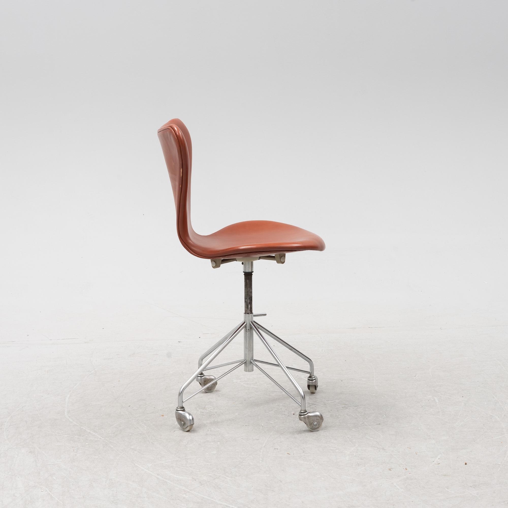 Arne Jacobsen, kontorsstol, "Sjuan", Fritz Hansen, Danmark, 1970.