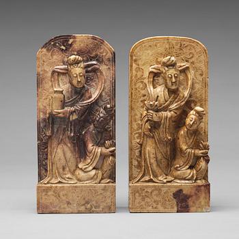728. A pair of soapstone book stands, Qing dynasty (1664-1912).