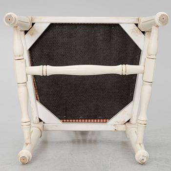 Skrivbord med stol, "Signum Gustavus", 1900-talets slut.