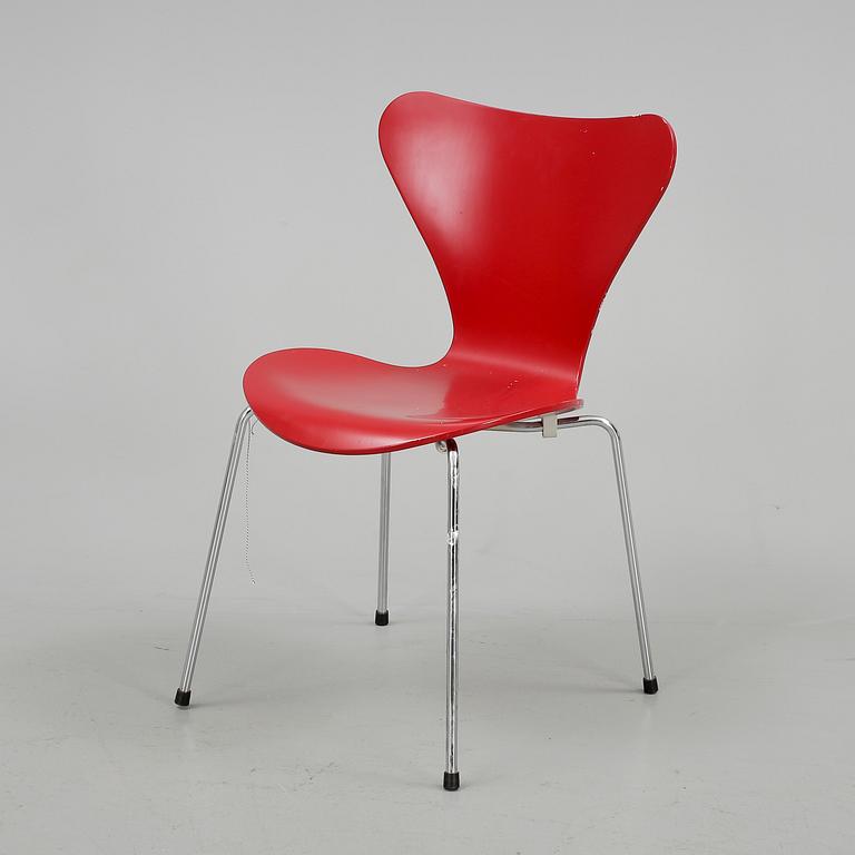STOL, "Sjuan". Arne Jacobsen för Fritz Hansen. Tillverkad 2005.