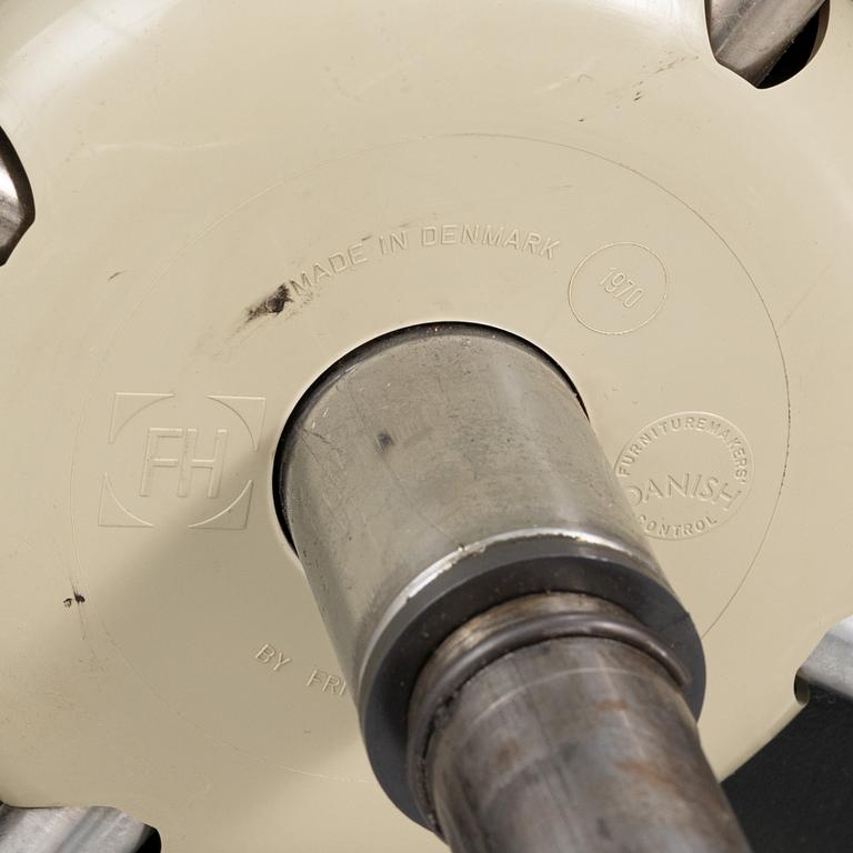 Arne Jacobsen, skrivbordsstol, "Sjuan", Fritz Hansen, Danmark 1970.