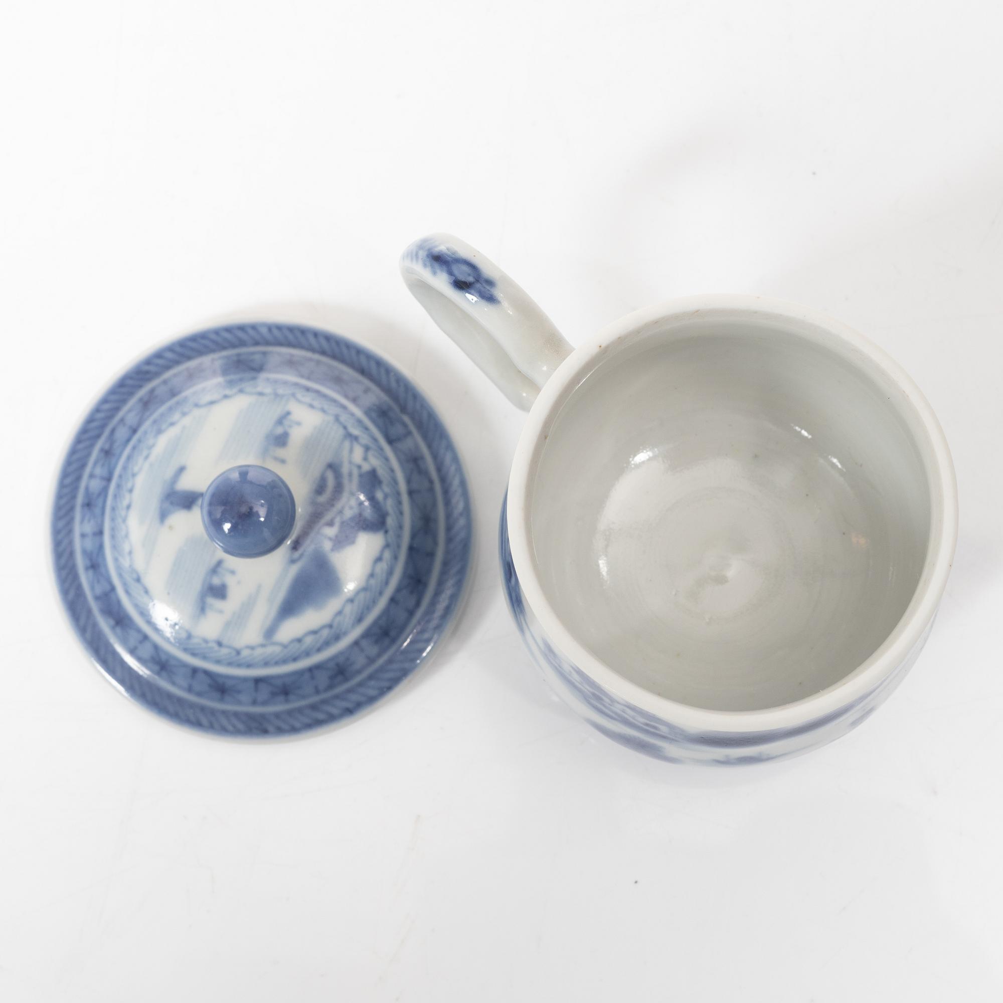 Cremekoppar, sex stycken, porslin, Kina, Qingdynastin, omkring 1800.