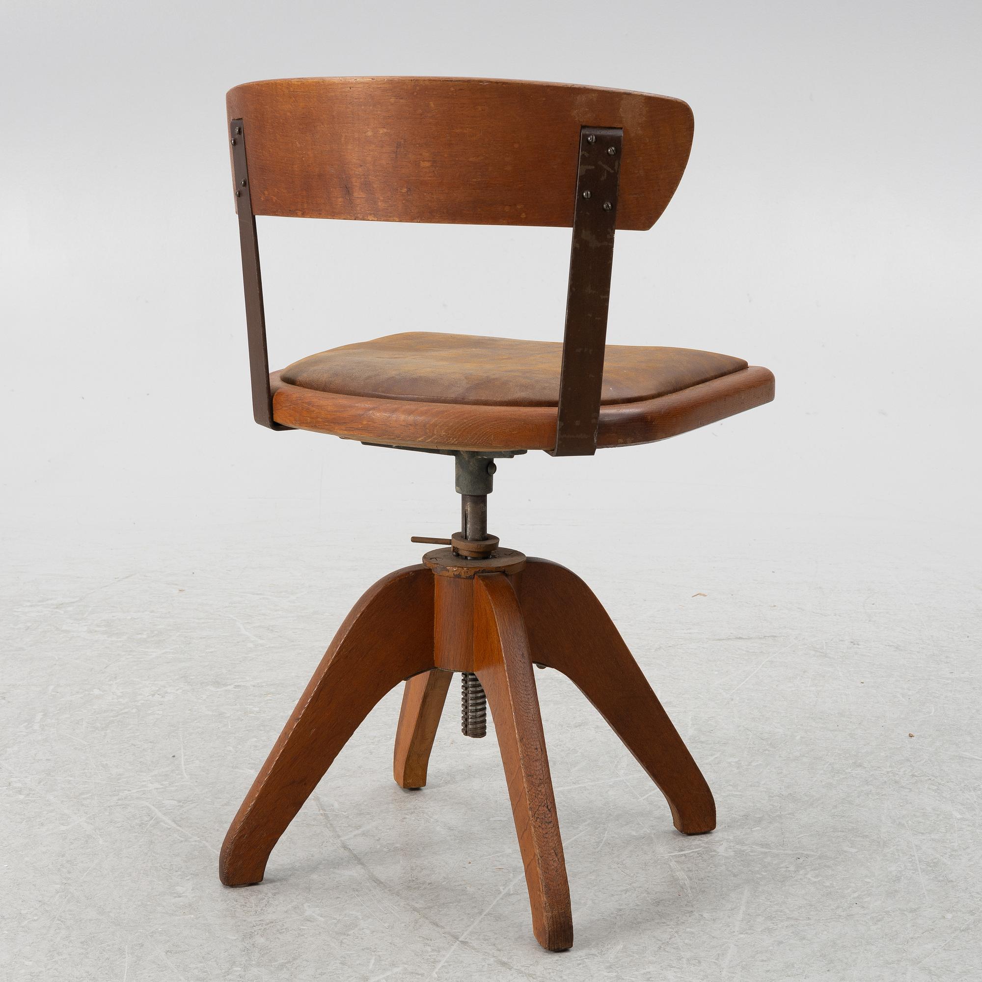 Skrivbordsstol, Åtvidaberg, 1900-talets mitt.
