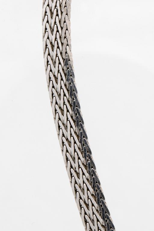 An 18K white gold chain, Unoaerre, Italy, 27g.