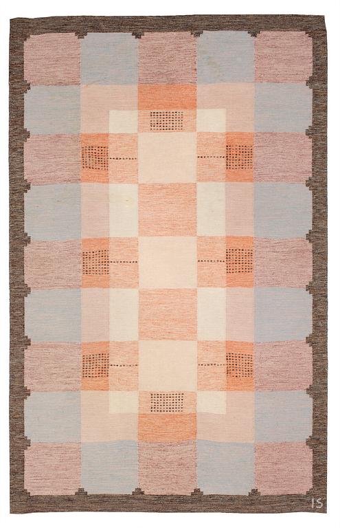 CARPET. Rölakan (flat weave). 302 x 192 cm. Signed IS (probably Ingegerd Silow).