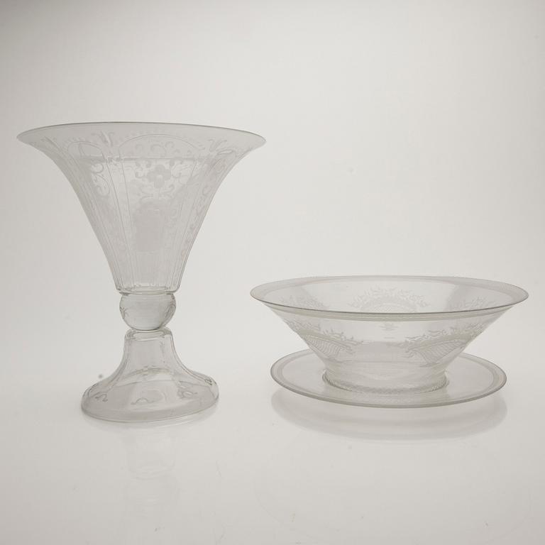 Edward Hald, Glasses, 2 pcs, Orrefors and Kosta Boda, 1920s.