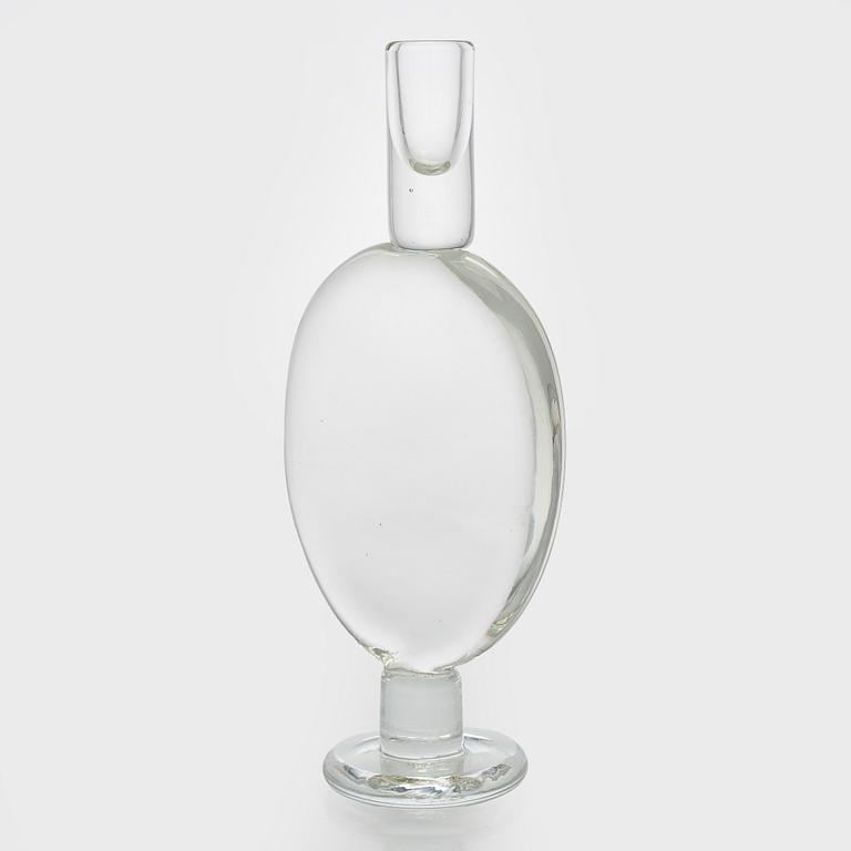 Oiva Toikka, A glass candle holder, signed Oiva Toikka Nuutajärvi Notsjö.