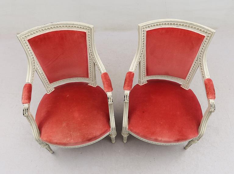 KARMSTOLAR, 1 par, gustaviansk stil, 1900-talets andra hälft.