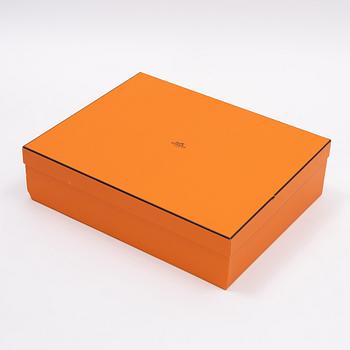 Hermès, a wool and cashmere mix 'Avalon' blanket.