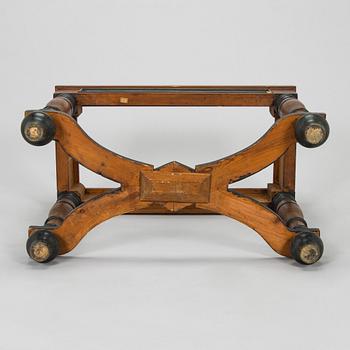 Kaappi/kabinettikaappi, barokkityyli, 1800/1900-luku.