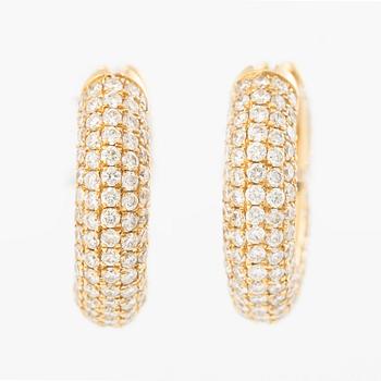 Efva Attling, örhängen, ett par, "Million Stars Creol", 18K guld med briljantslipade diamanter.