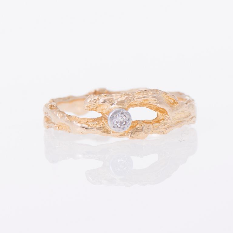 RING, "Diamantdamm" 18K guld, diamant 0,02 ct, Björn Weckström Lapponia 1973. Vikt 3,5 g.