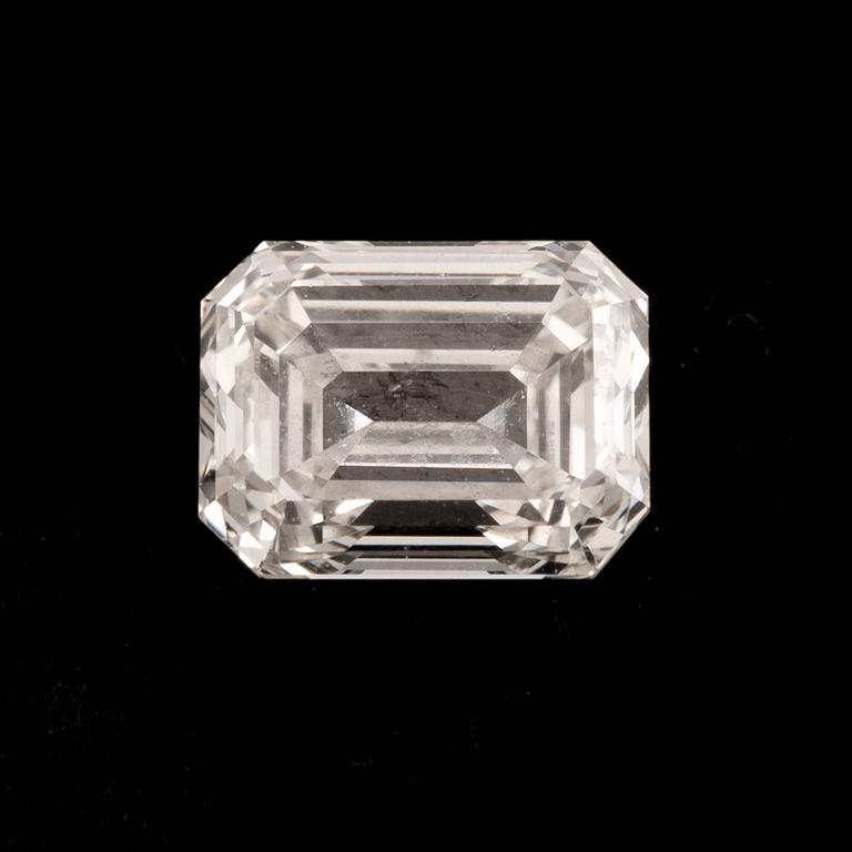 Emerald cut diamond, 0,51 ct, with GIA dossier.