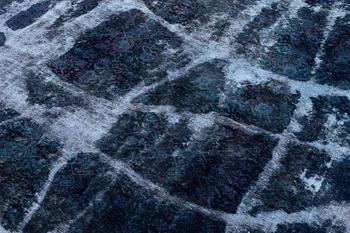 A Vintage Design carpet, approx. 306 x 229 cm, contemporary.