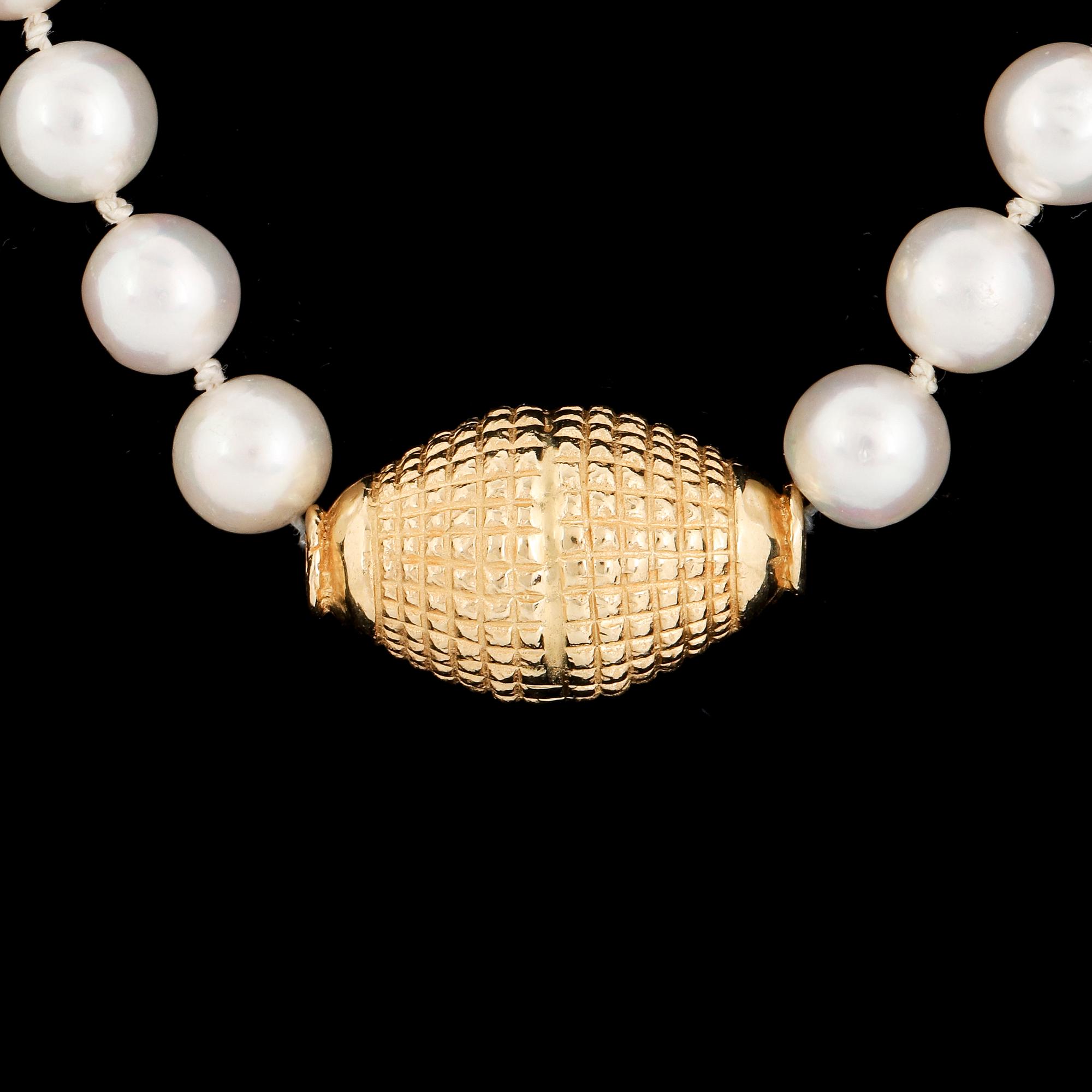 Cultured pearl necklace, replica viking clasp 18K gold.