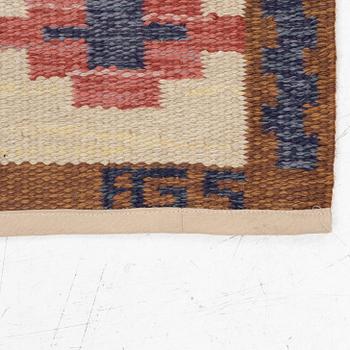 Anna-Greta Sjöqvist, A flat-weave capet, signed AGS, c. 255 x 160 cm.