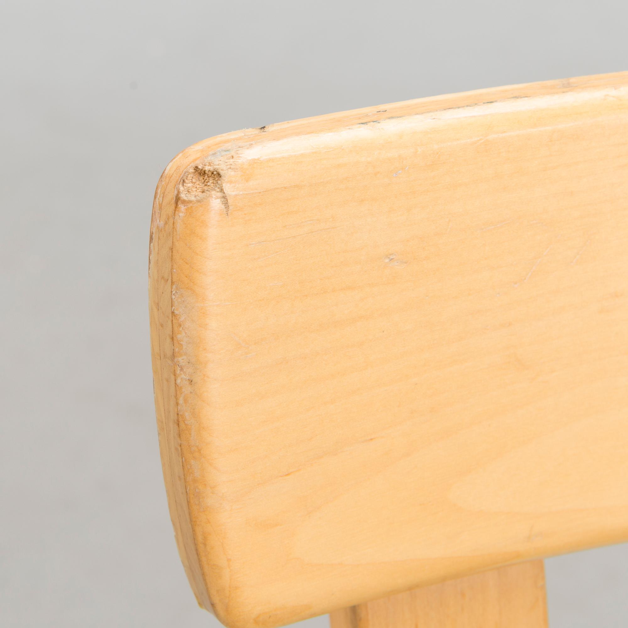 ALVAR AALTO, STOL 69 OCH PALL E60, Artek.