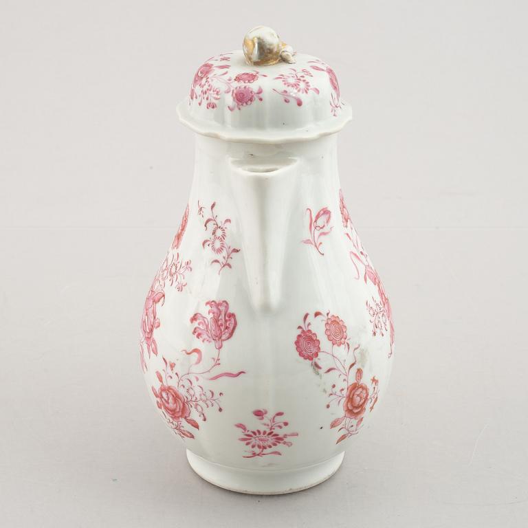 A famille rose coffee pot with cover, Qing dynasty, Qianlong (1736-95).