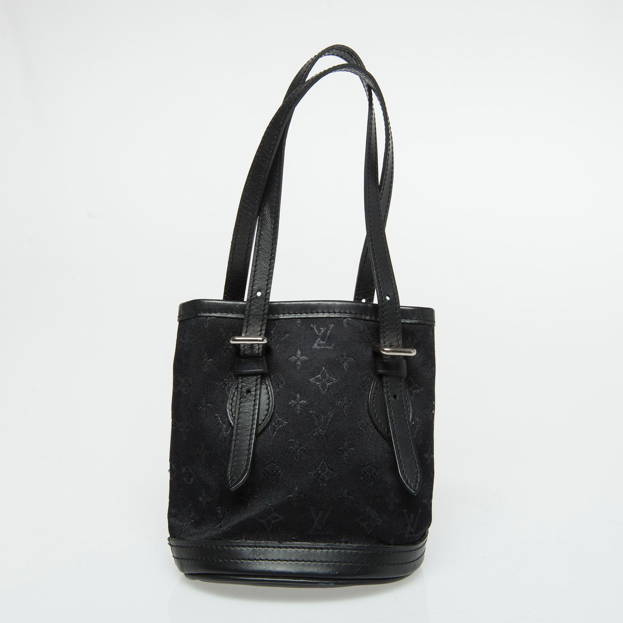 VÄSKA, "Satin Mini Bucket", Louis Vuitton.