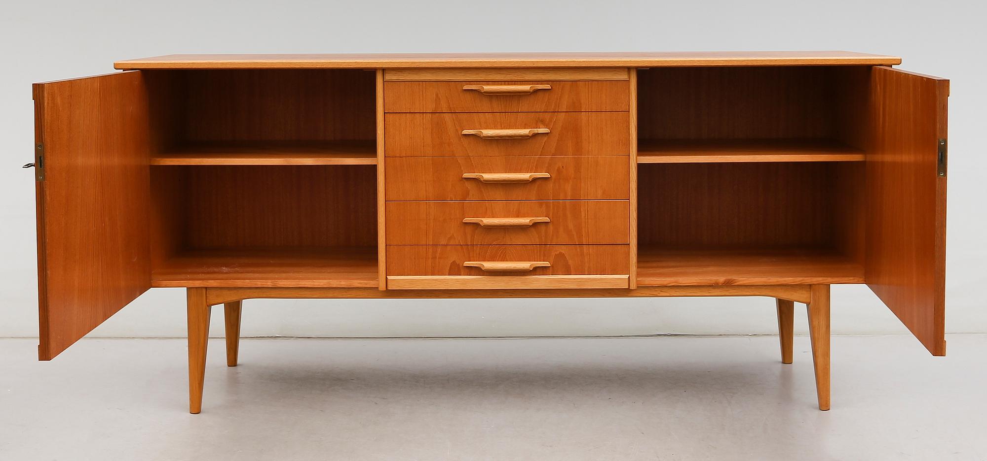 SIDEBOARD, 1900-talets andra hälft.