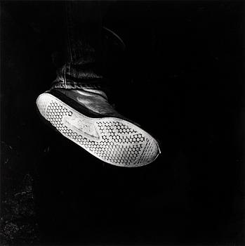 Robert Zuckerman, "Suspended Sneaker, El Cerrito, California", 1978.