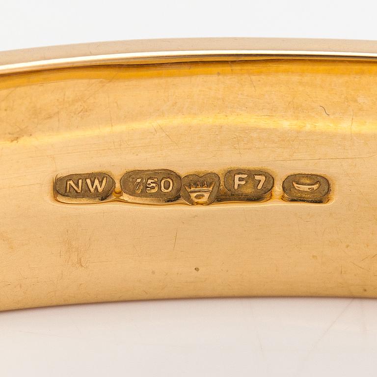 Kirsti Ilvessalo, An 18K gold and enamel bracelet. Westerback/Kalevala Koru, Helsinki 1959.