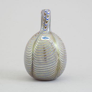 OIVA TOIKKA, a glass vase from Nuutajärvi Notsjö, Finland.