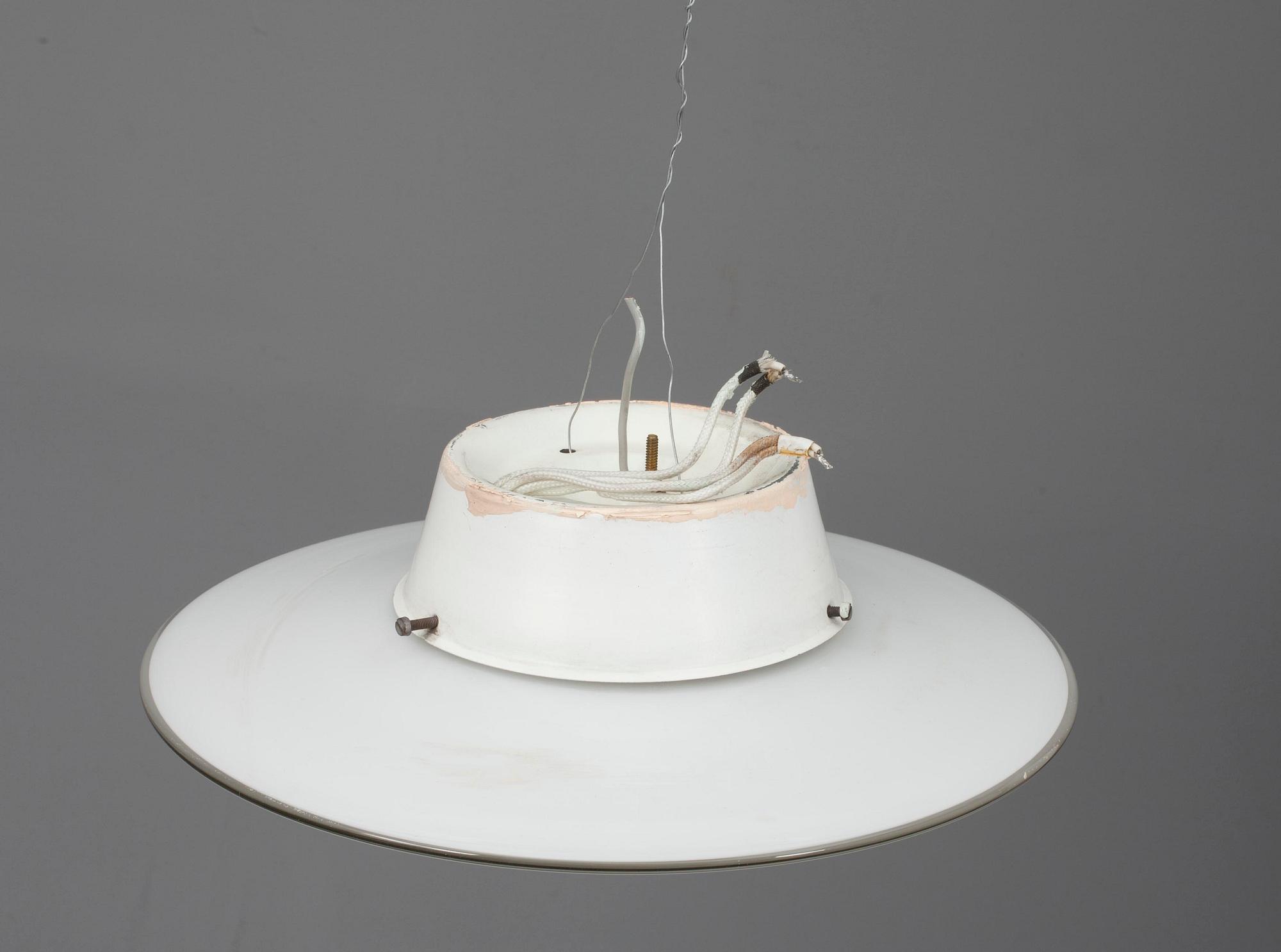 LAMPOR, ett par, opalglas, "Eclipta Lamp Small", design Arne Jacobsen, Orno. 1950-60-tal.