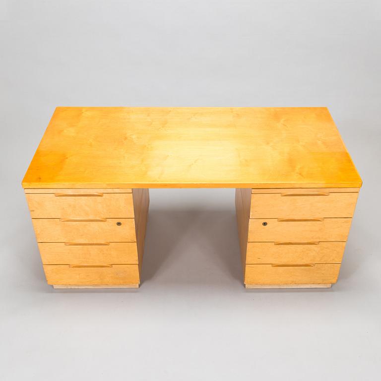 Alvar Aalto, kirjoituspöytä, malli 500, O.Y. Huonekalu-ja Rakennustyötehdas A.B. 1930/40-luku.
