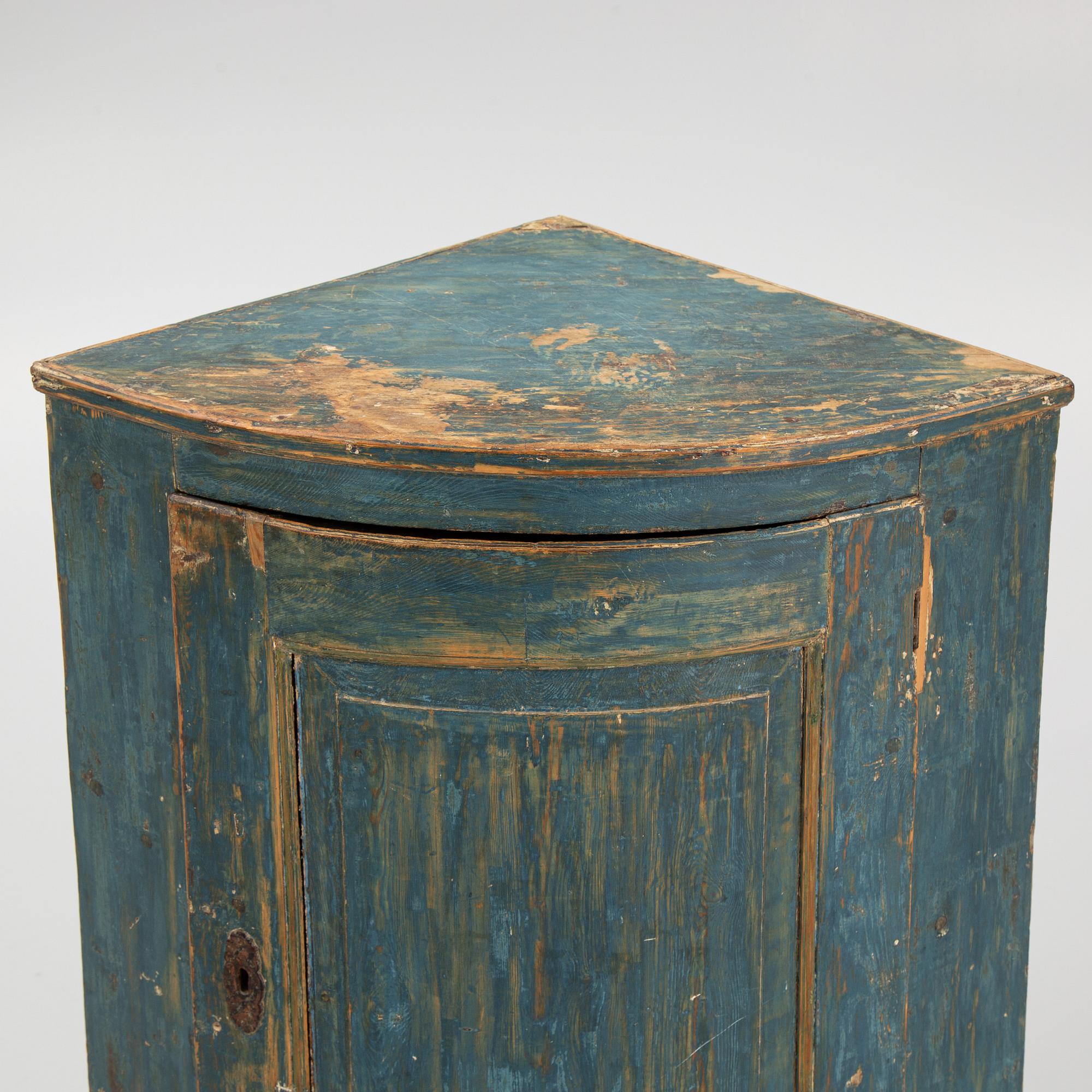 Hörnskåp, underdel, 1800-tal.