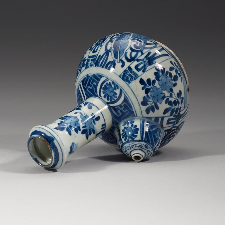 KENDI, porslin, Mingdynastin, Wanli (1573-1619).