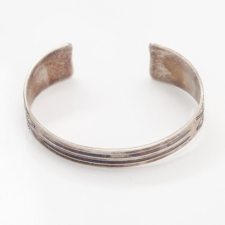 Germund Paaer, A sterling silver bracelet. Kalevala Koru, Helsinki 2010.