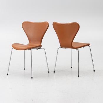 Arne Jacobsen, Four 'Series 7' chairs, Fritz Hansen, Denmark.