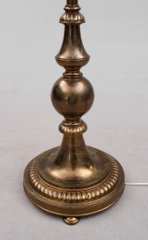 GOLVLAMPA, 1900-talets första hälft.