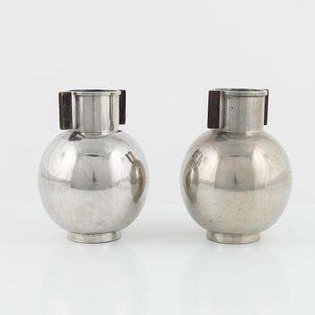 Jacob Ängman, vaser, ett par, tenn, funkis, GAB, 1936-37.