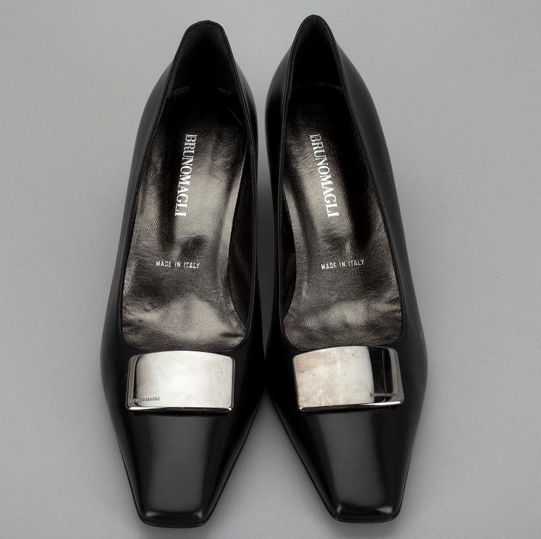 SKOR, pumps, Bruno Magli i originalkartong.