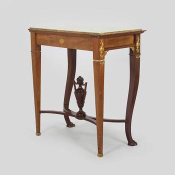 A mahogany console table with green stone top, C.E. Jonsson Möbelfabrik in Stockholm, early 20th century.