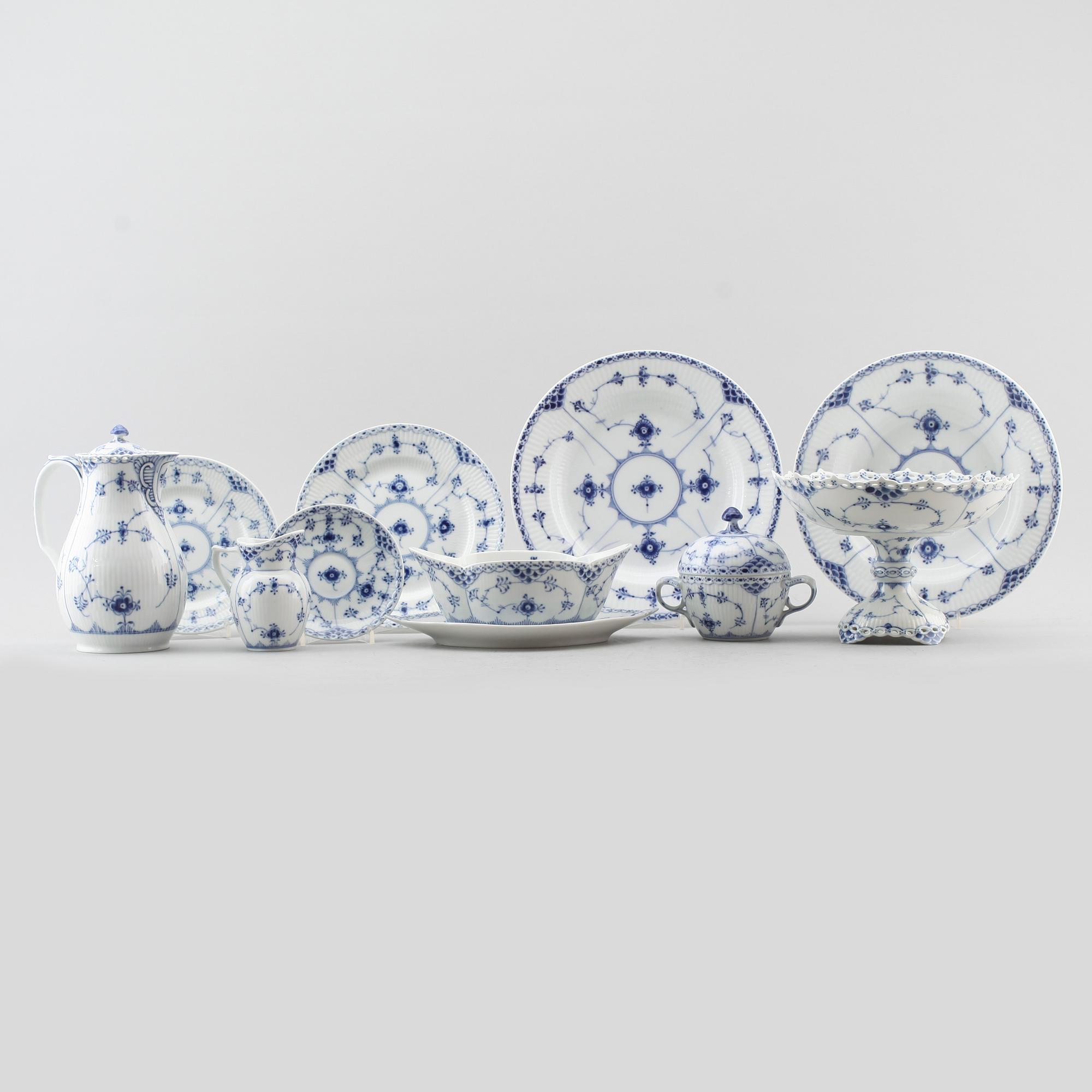 SERVISPORSLIN, 45 delar, "Musselmalet", Royal Copenhagen.