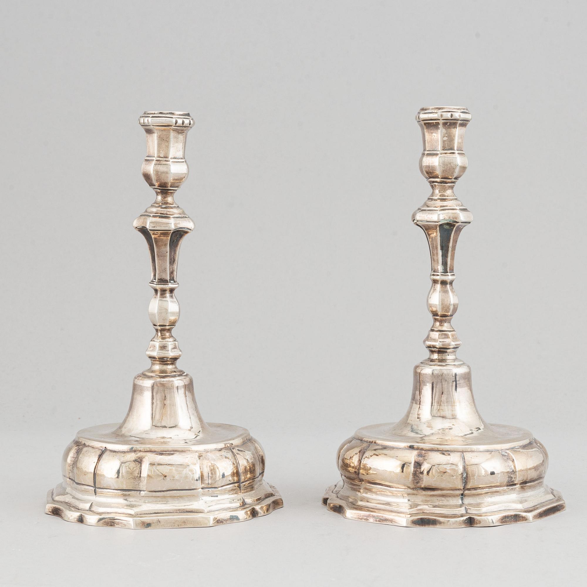 Ljusstakar, ett par, silver, sannolikt Spanien 1700-tal.