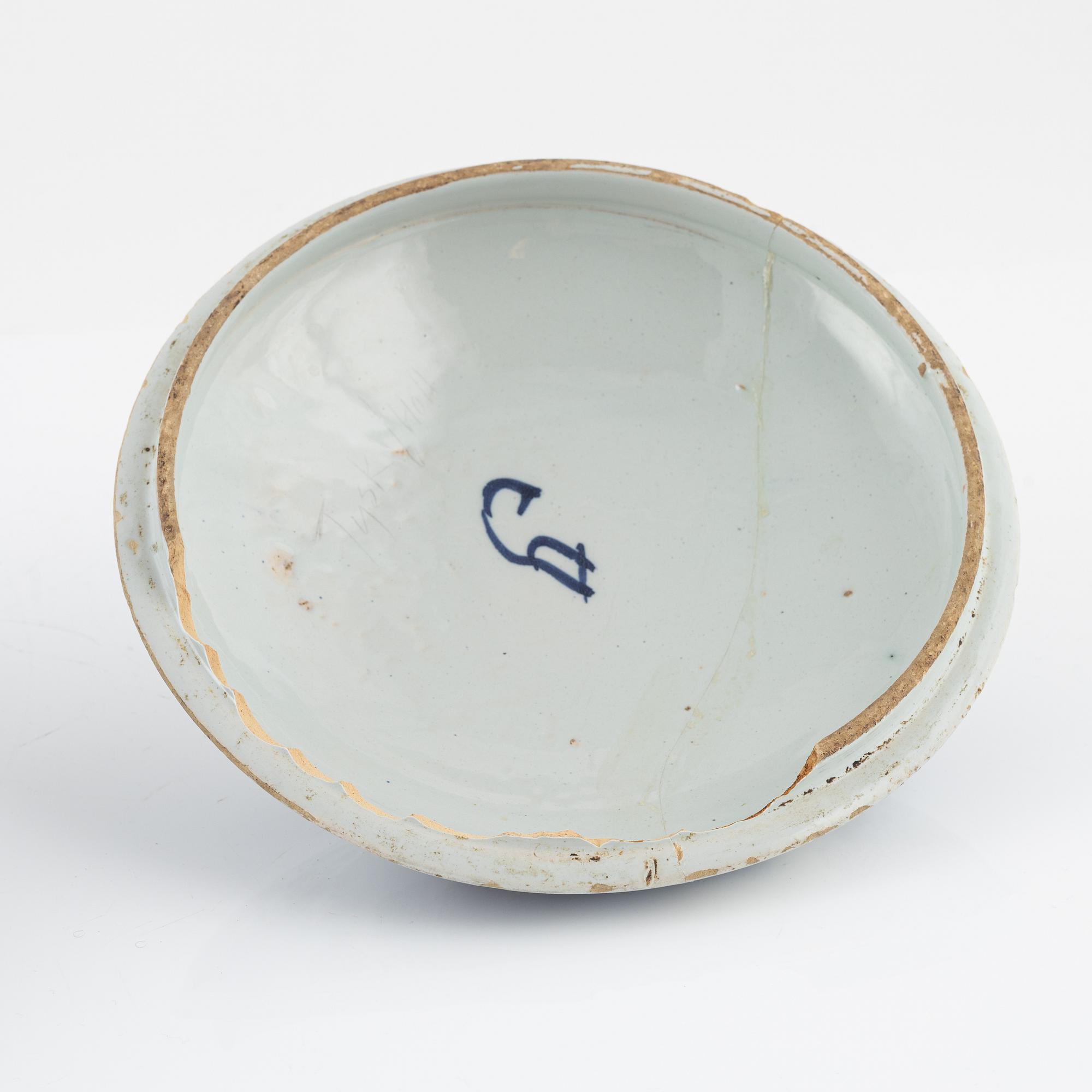 A faiance tureen s.k. kallskålskål, 18th Century.