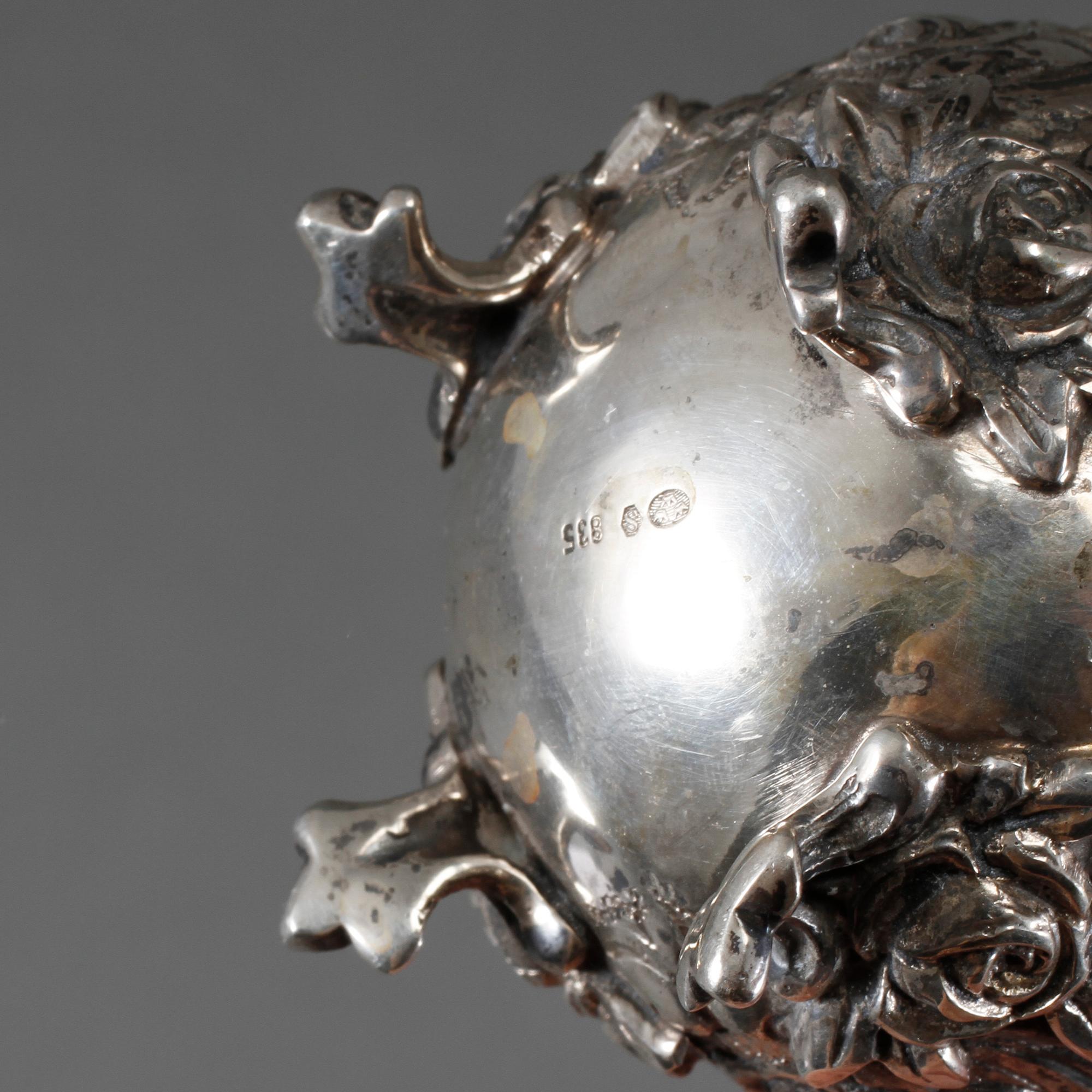 GRÄDDKANNA samt SOCKERSKÅL, silver, rokokostil, vikt ca 140 gram.