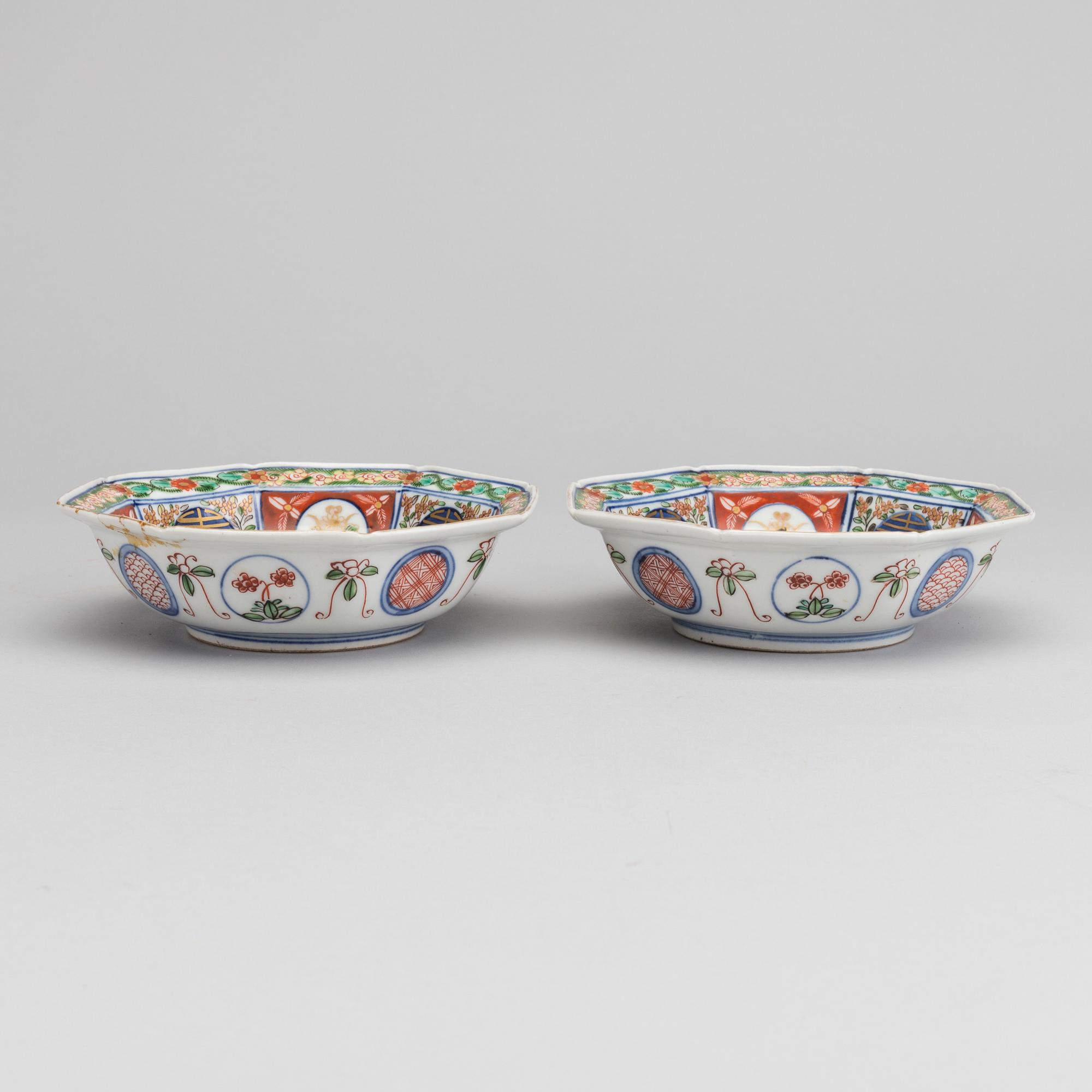 TWO JAPANESE BOWLS MARKED WAN LI(19th/20th century).