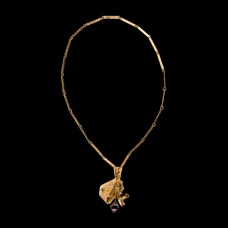 NECKLACE, "Kaltio", amethyst, 14K gold. Lapponia 1971.