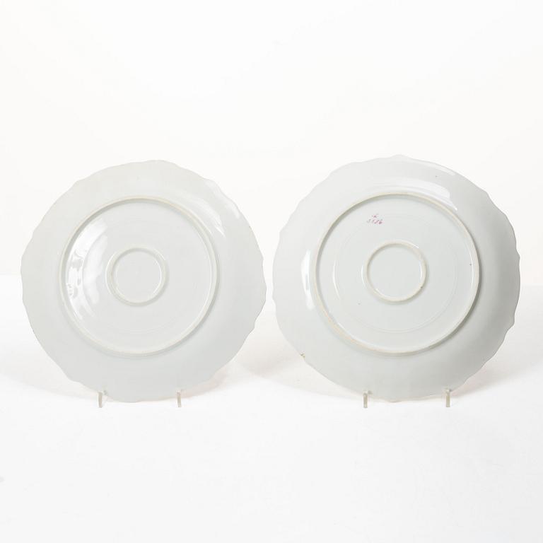 A 15 piece ‘birds’ porcelain dinner service, around 1900.