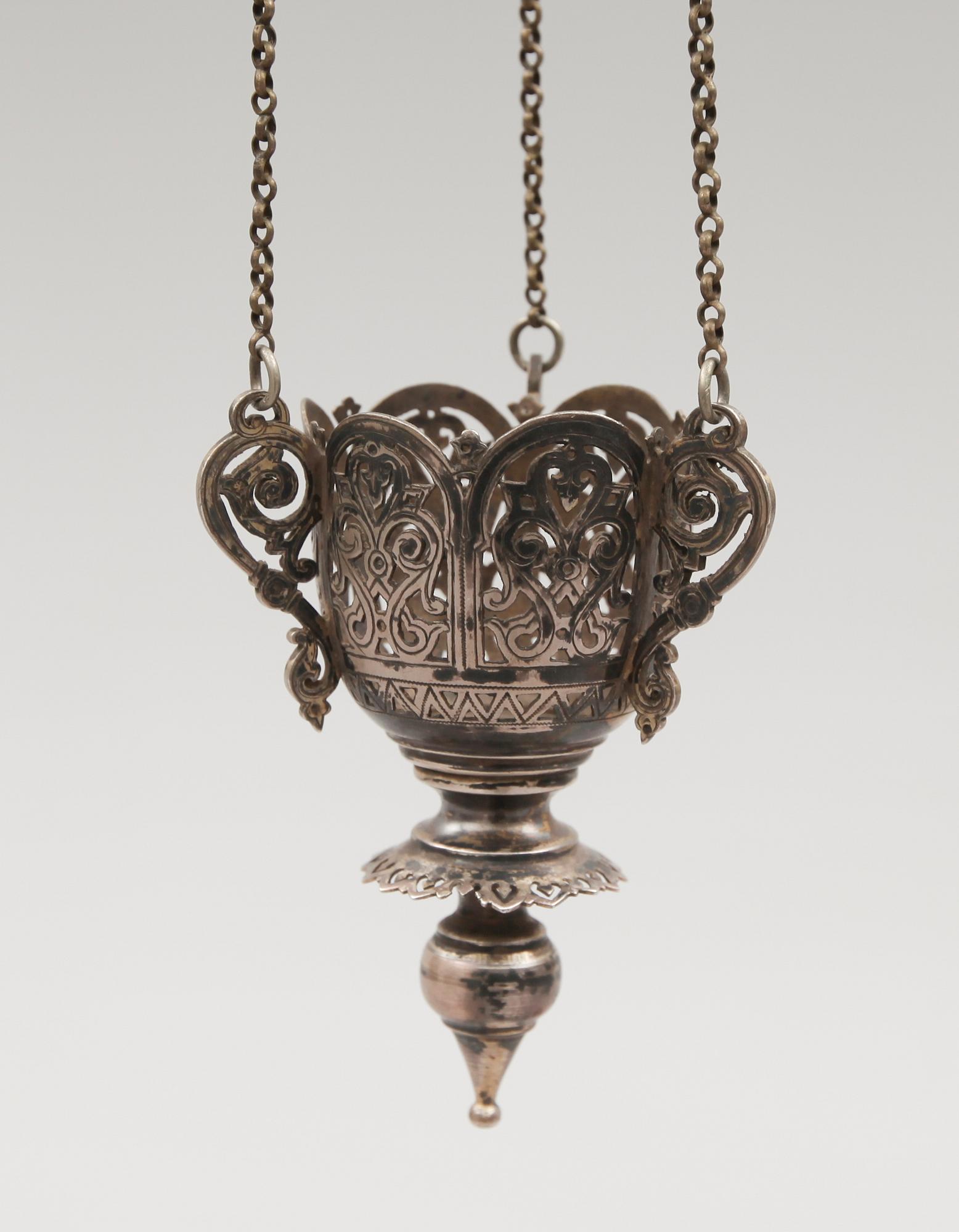VOTIVLAMPA, silver, Ryssland 1886. Vikt ca 141 gram.